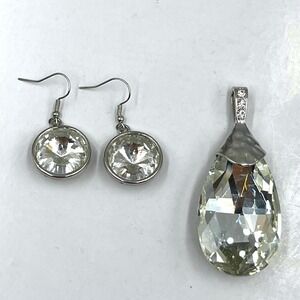 VTG Crystal Jewelry Set: Large Teardrop Faceted Pendant & Round Drop Earrings